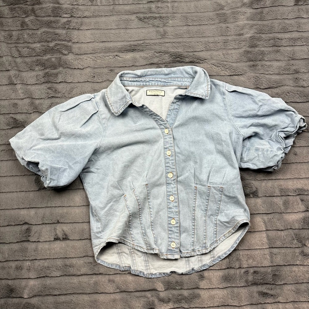 Bagatelle Collection Light Wash Denim Corset Puff Sleeve Button Top 83430